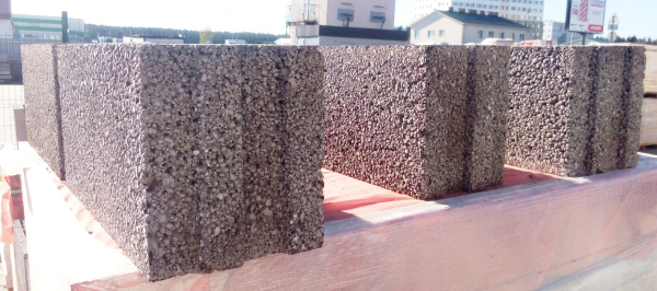 Блоки керамзитобетонные (490х200х240) строительные ТермоКомфорт щелевые (на под.60шт) в #REGION_NAME_DECLINE_PP# - изображение Изображение: блоки керамзитобетонные (490х200х240) строительные термокомфорт щелевые (на под.60шт) в #REGION_NAME_DECLINE_PP#